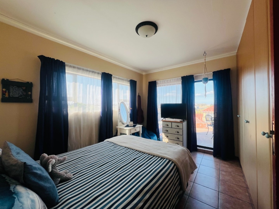 8 Bedroom Property for Sale in Rooi Rivier Rif Western Cape